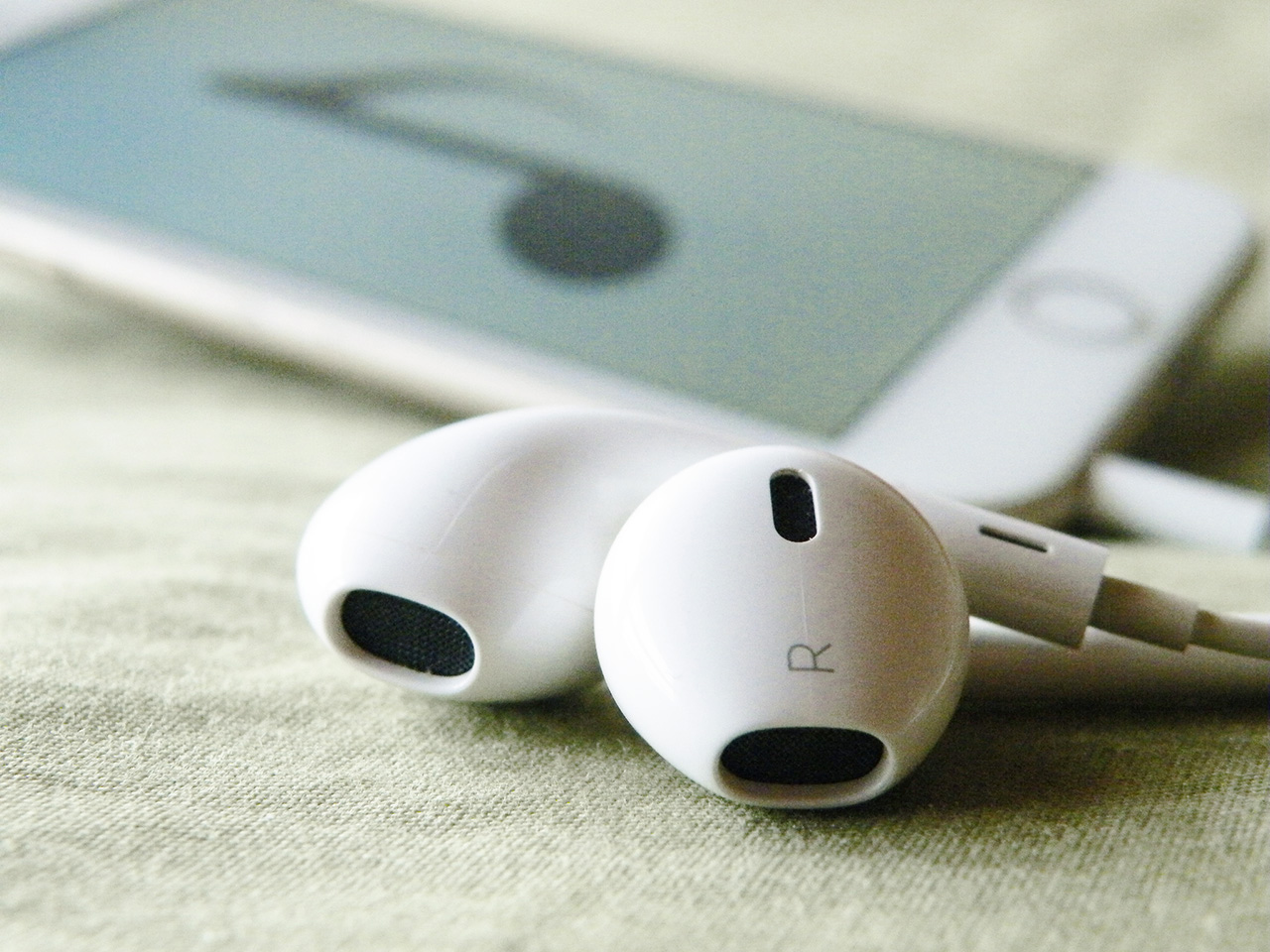 iPhoneとイヤホン